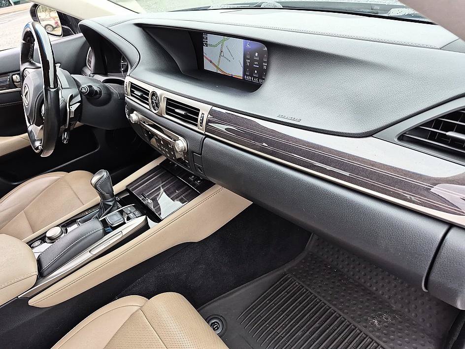 Used 2017 Lexus GS 350 w/ Luxury Package RWD image 36