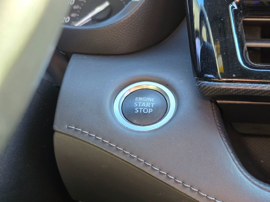 Used 2021 Toyota Highlander XSE FWD image 29