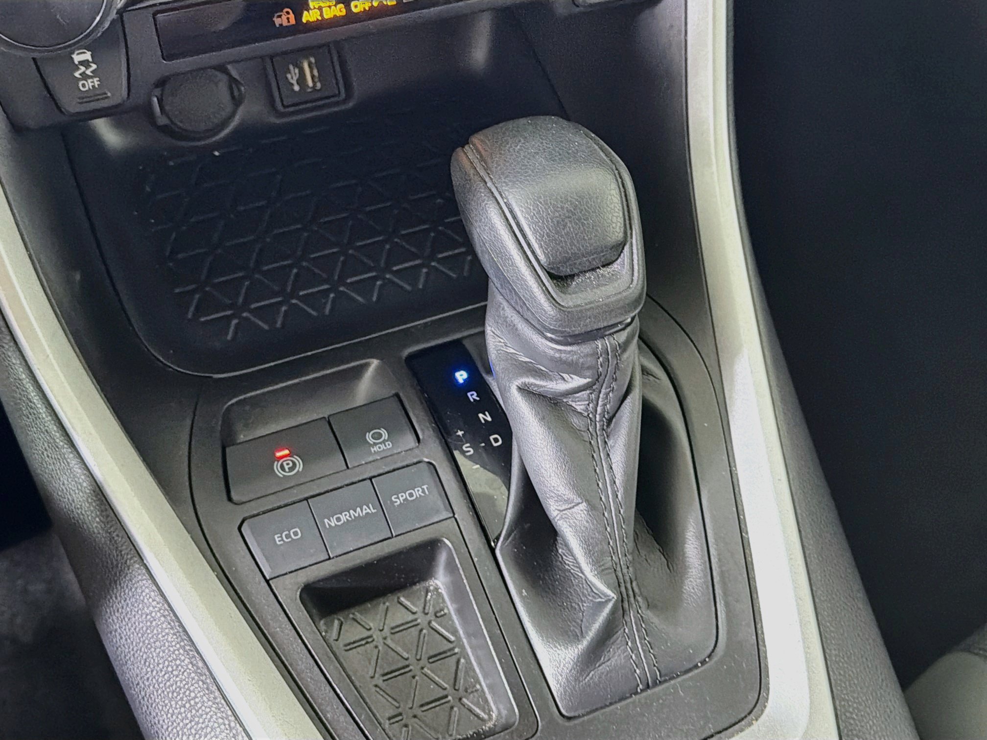Used 2025 Toyota RAV4 LE FWD image 25