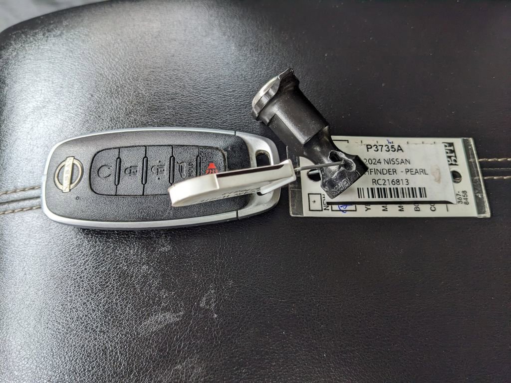 Used 2024 Nissan Pathfinder SL w/ SL Premium Package image 32