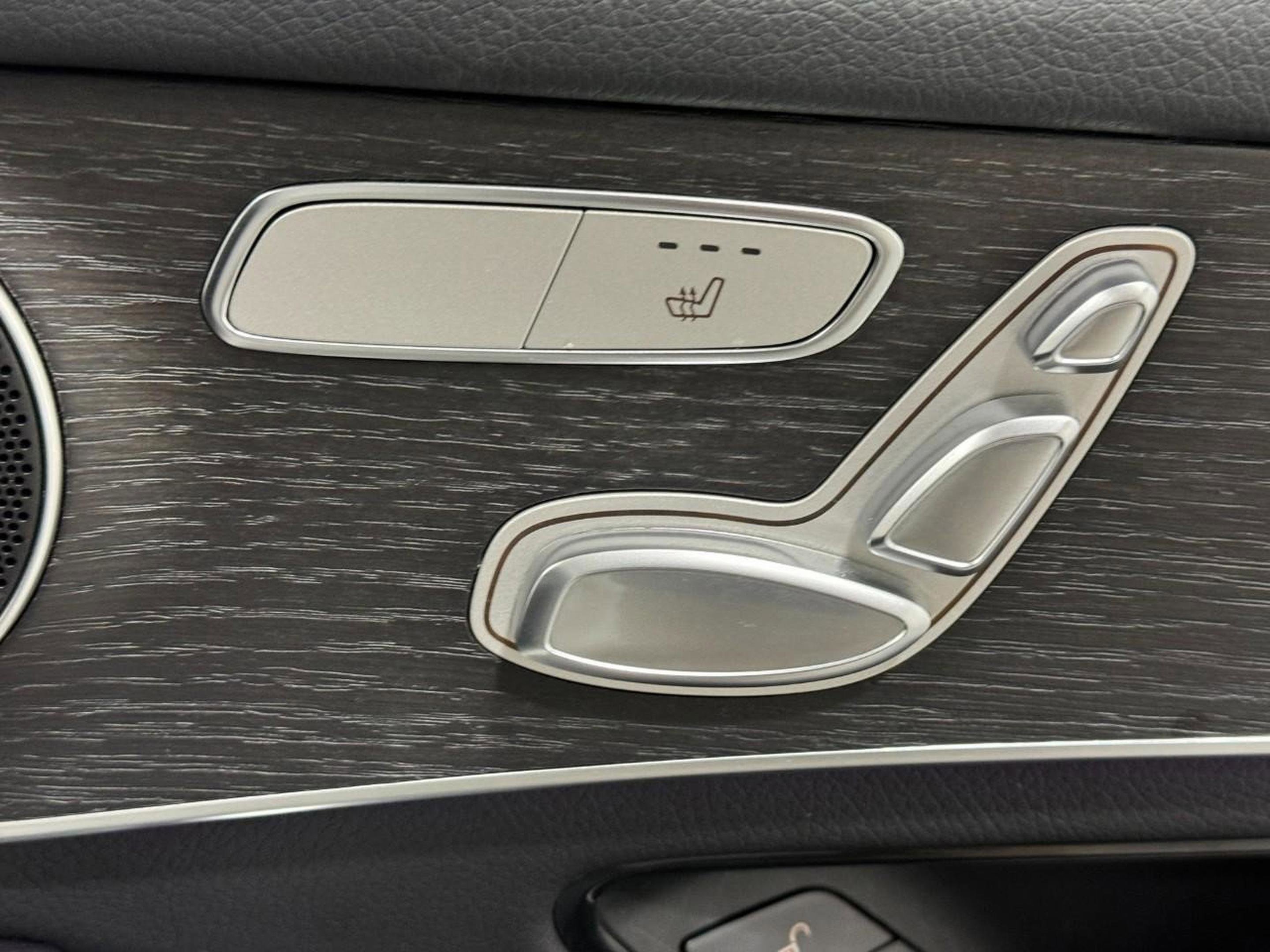 Used 2022 Mercedes-Benz GLC 300 4MATIC image 21