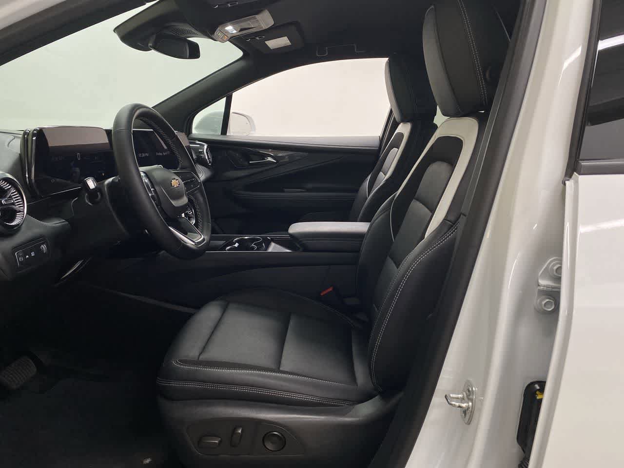 Used 2024 Chevrolet Blazer EV LT AWD/4WD image 13