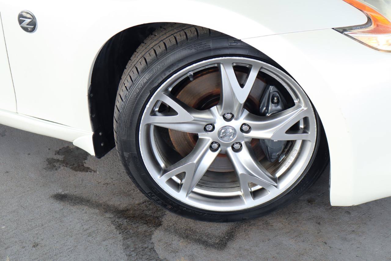 Used 2012 Nissan 370Z Touring w/ Sport Pkg RWD image 3