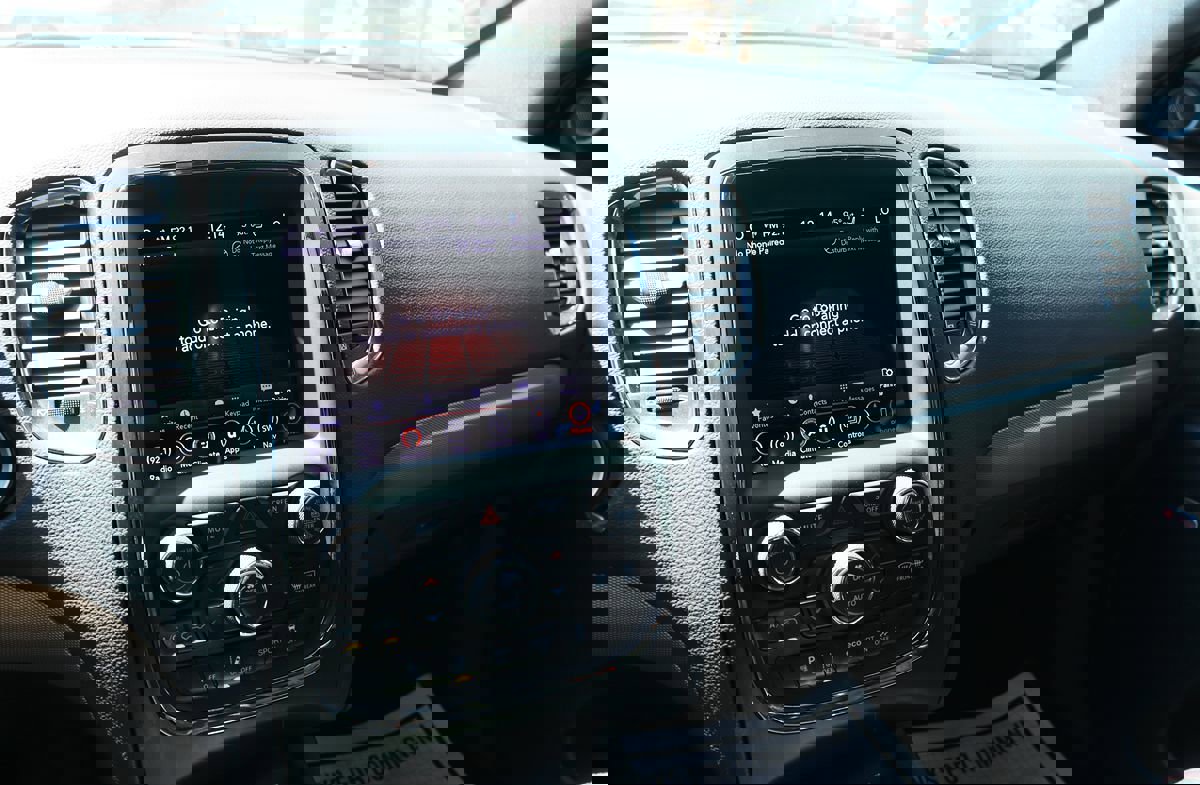 Used 2018 Dodge Durango R/T w/ Technology Group image 48