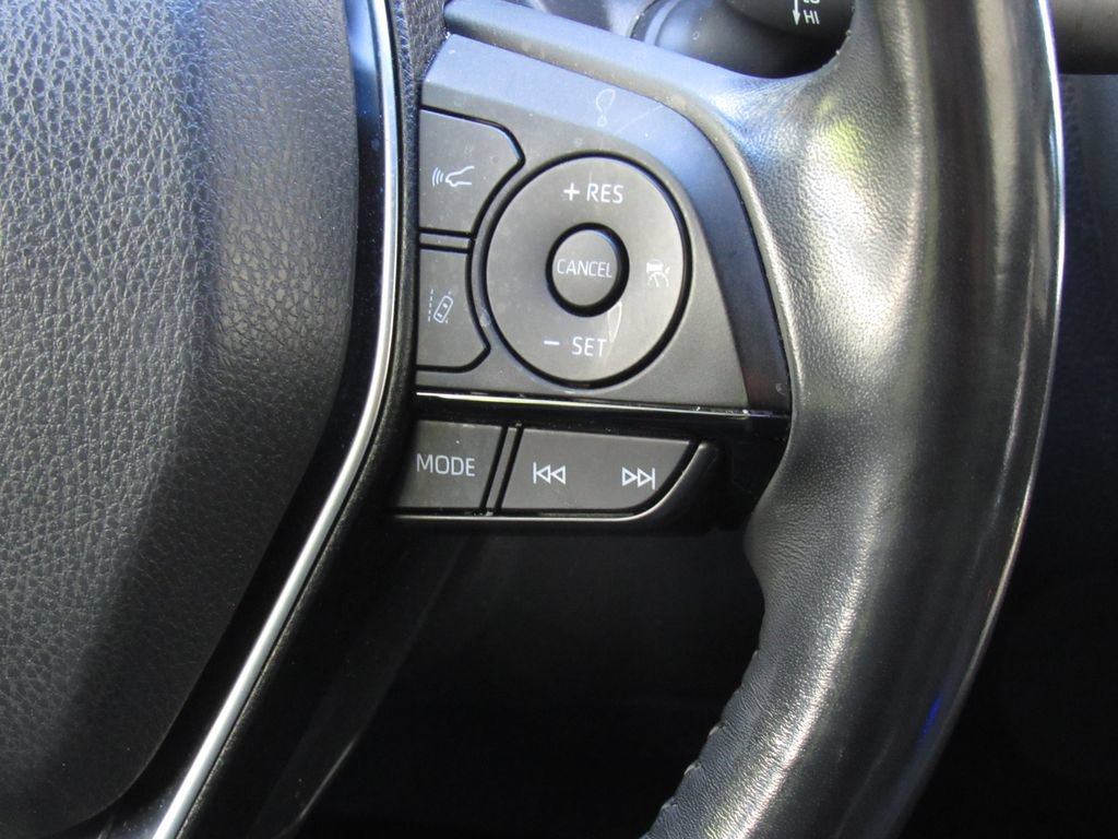 Certified 2022 Toyota Venza XLE AWD/4WD image 25