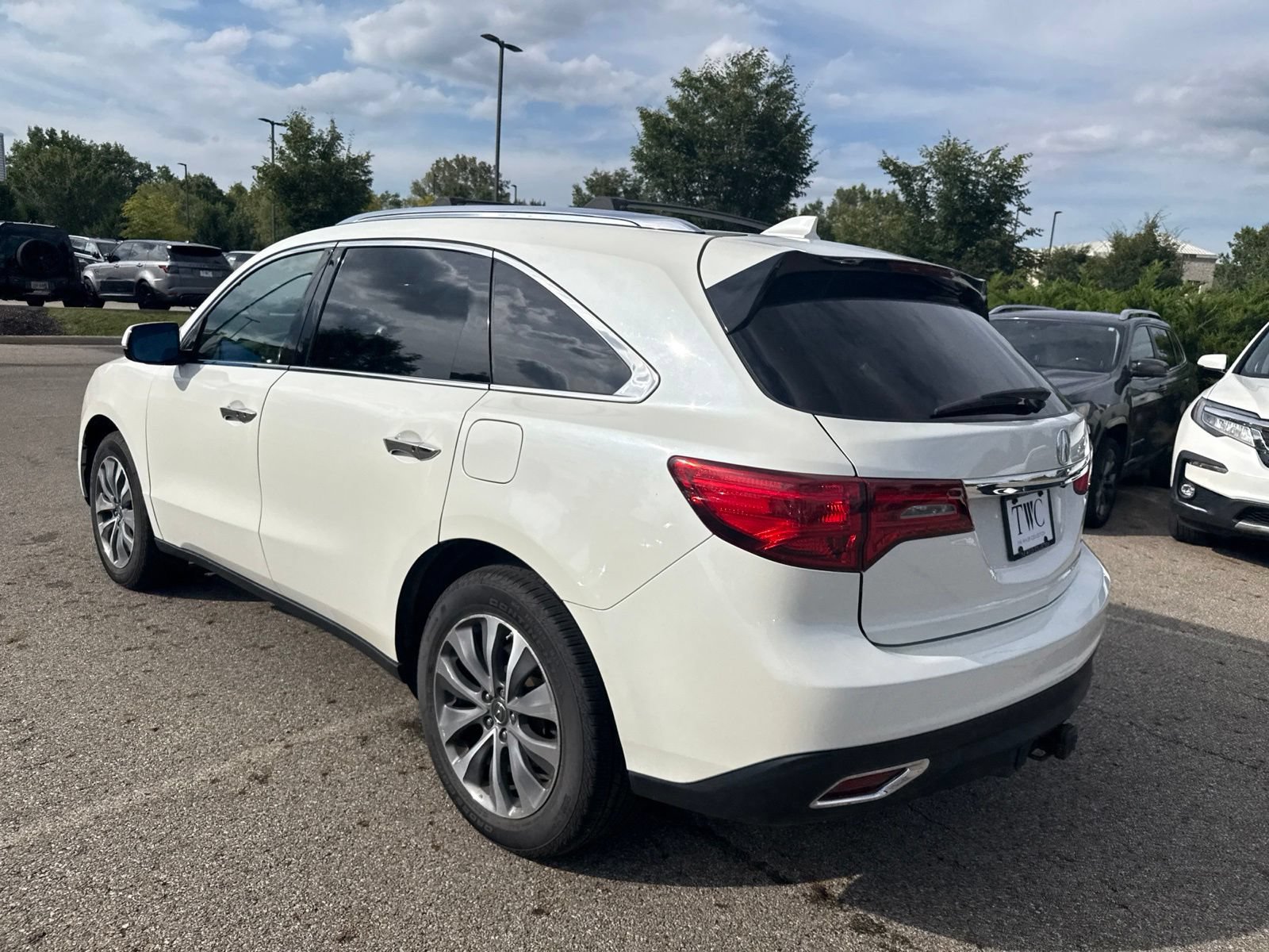 Used 2016 Acura MDX w/ Tech & Entertainment Pkg AWD/4WD image 7