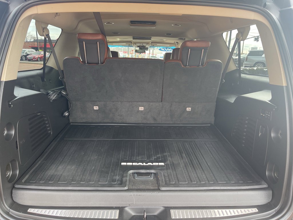 Used 2019 Cadillac Escalade ESV Luxury w/ LPO, Escalade Noir Package image 14
