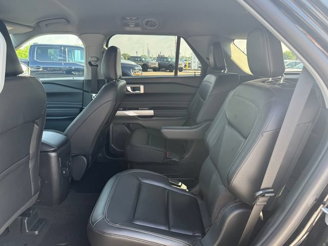 Certified 2024 Ford Explorer XLT w/ Equipment Group 202A AWD/4WD image 9