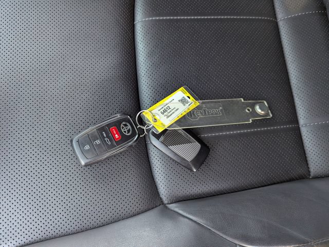 Used 2024 Toyota Venza Limited AWD/4WD image 33
