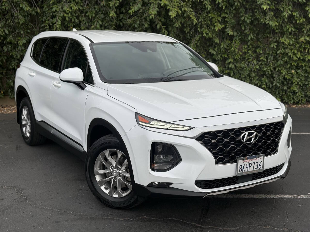 Used 2019 Hyundai Santa Fe SEL FWD image 2