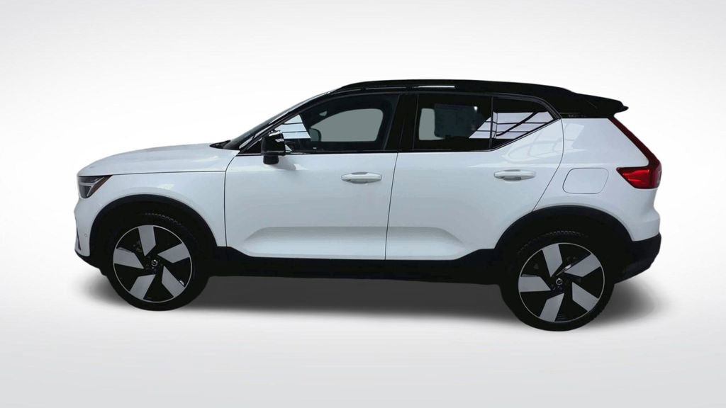 Used 2023 Volvo XC40 Recharge Ultimate image 22