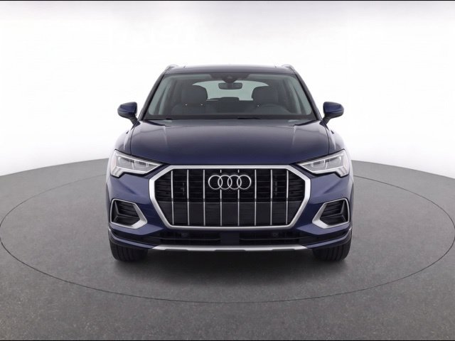 Used 2020 Audi Q3 2.0T Premium Plus AWD/4WD image 2