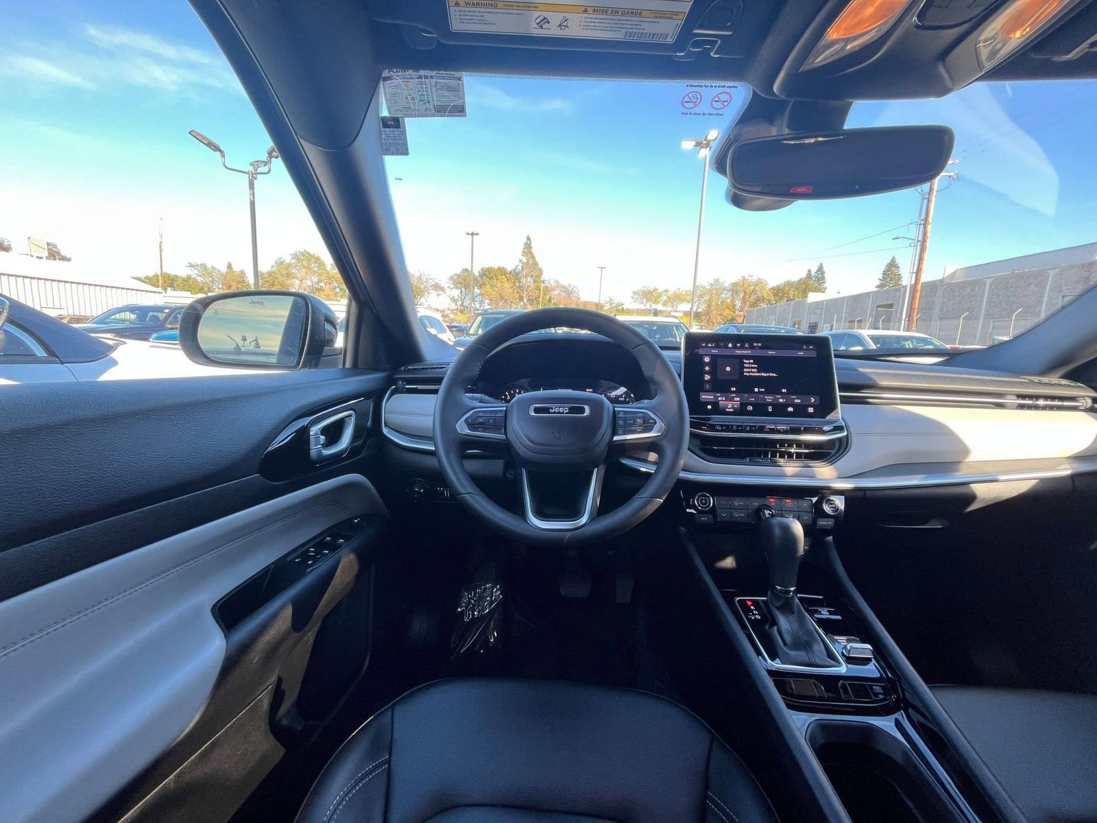 Used 2025 Jeep Compass Limited image 35