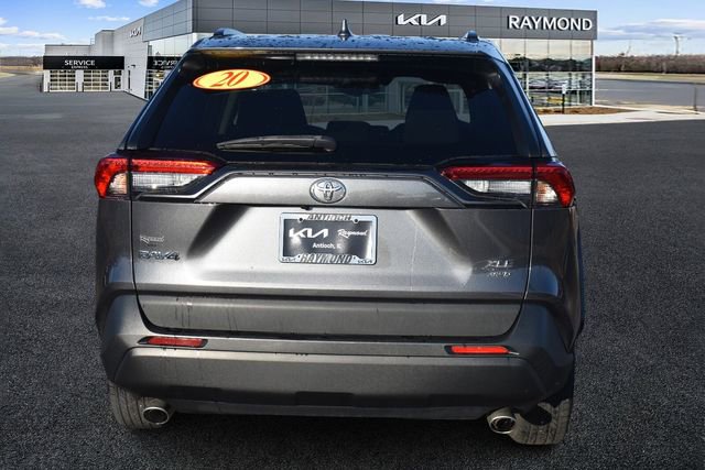 Used 2020 Toyota RAV4 XLE w/ XLE Grade Weather Package image 4