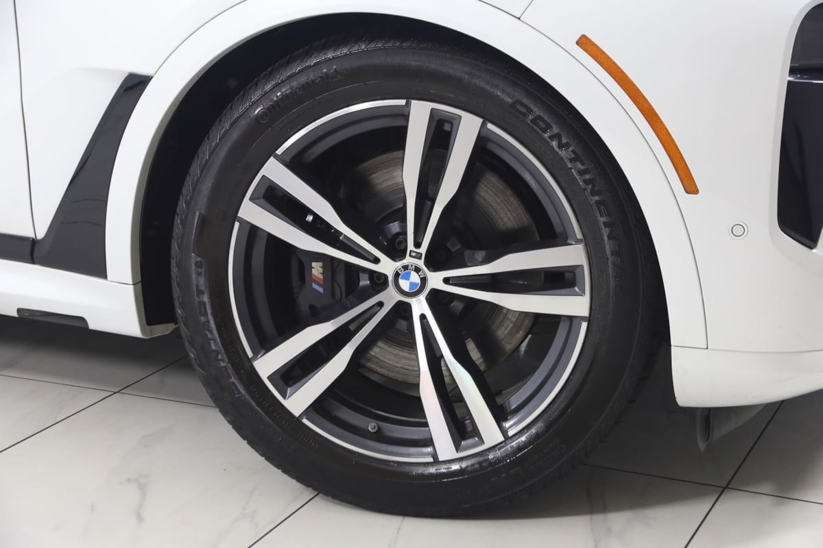 Used 2024 BMW X7 xDrive40i w/ M Sport Package AWD/4WD image 19