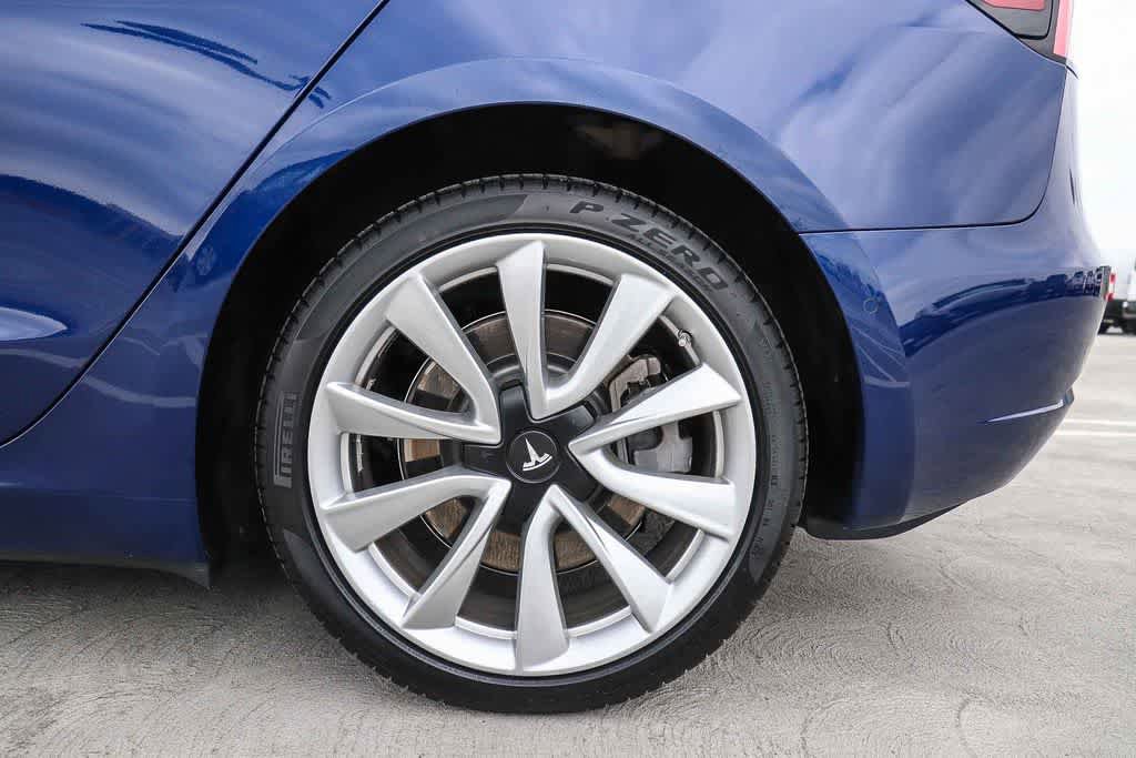 Used 2018 Tesla Model 3 Mid Range RWD image 10