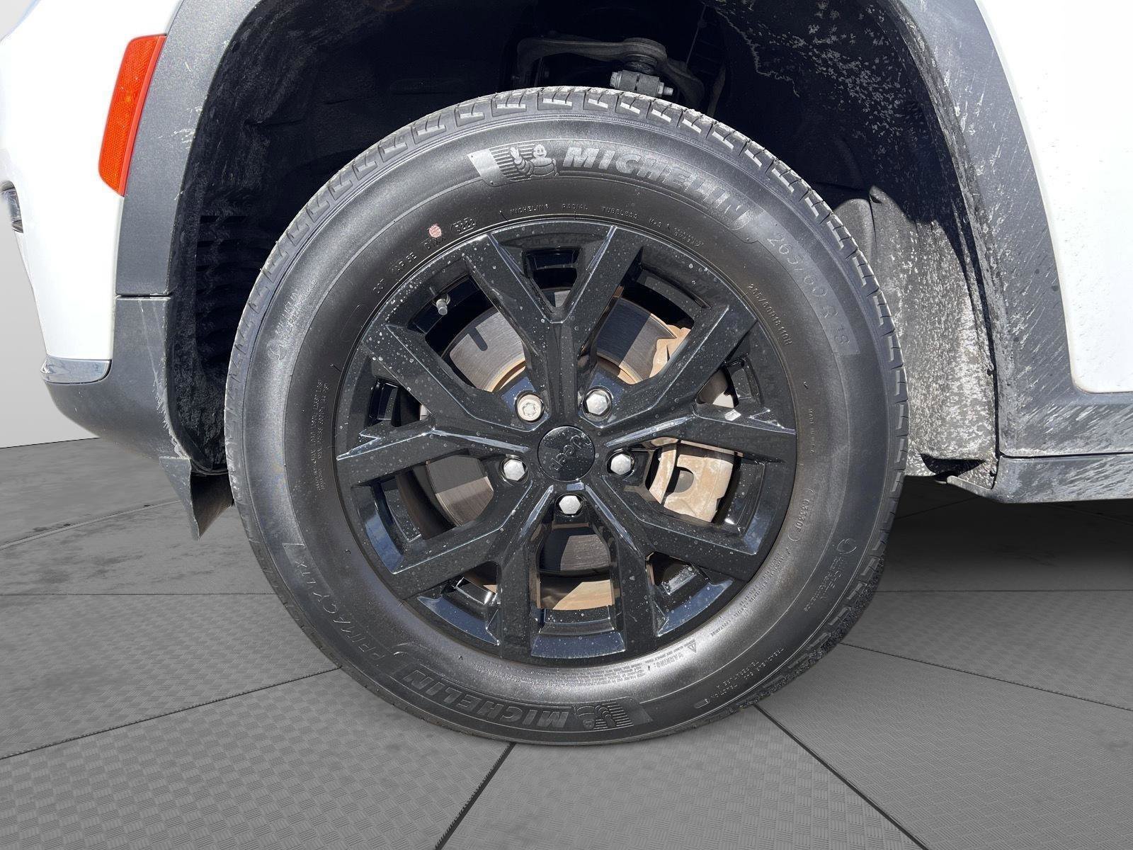 Used 2023 Jeep Grand Cherokee L Limited image 27