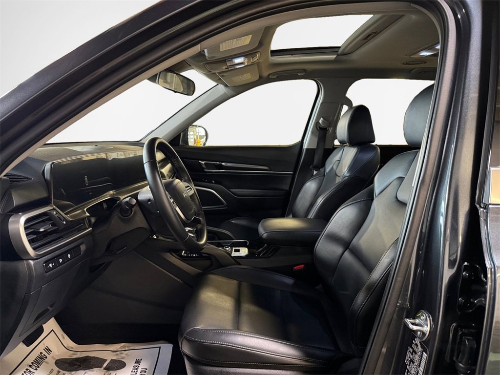 Used 2024 Kia Telluride S w/ S Sunroof Package image 12