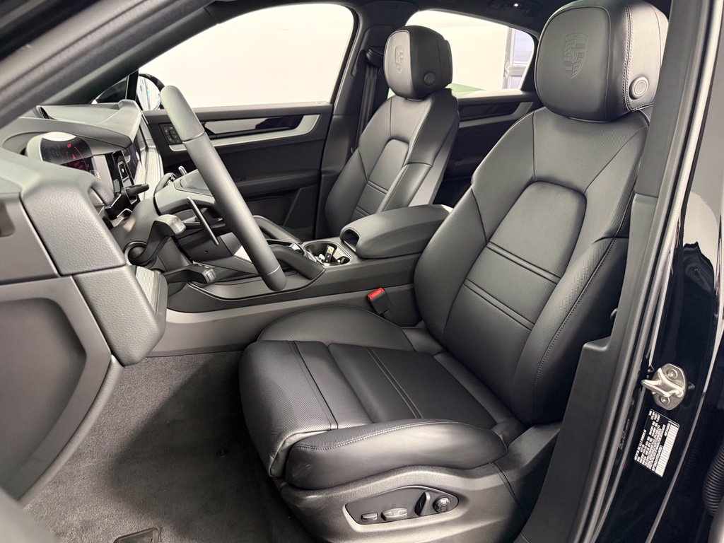 New 2026 Porsche Cayenne Coupe AWD/4WD image 5