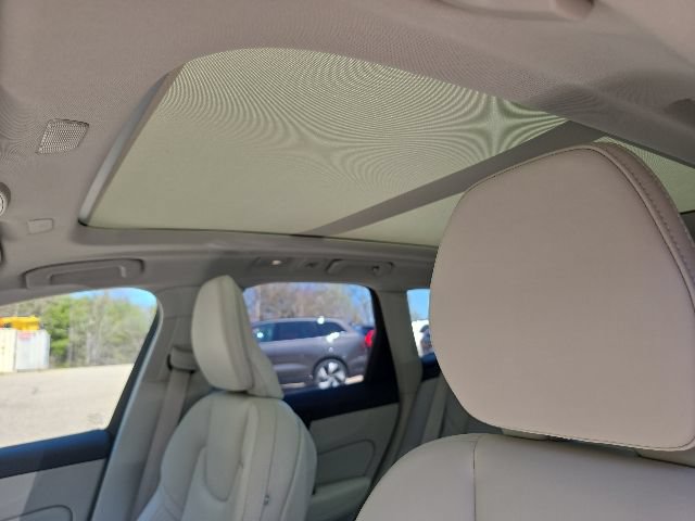Certified 2024 Volvo XC60 B5 Ultimate AWD/4WD image 29