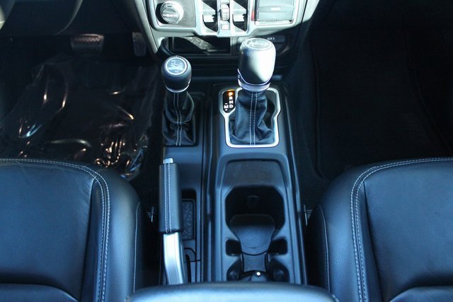 Used 2018 Jeep Wrangler Unlimited Sahara image 17