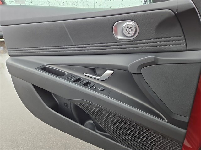 New 2025 Hyundai Elantra SEL image 23