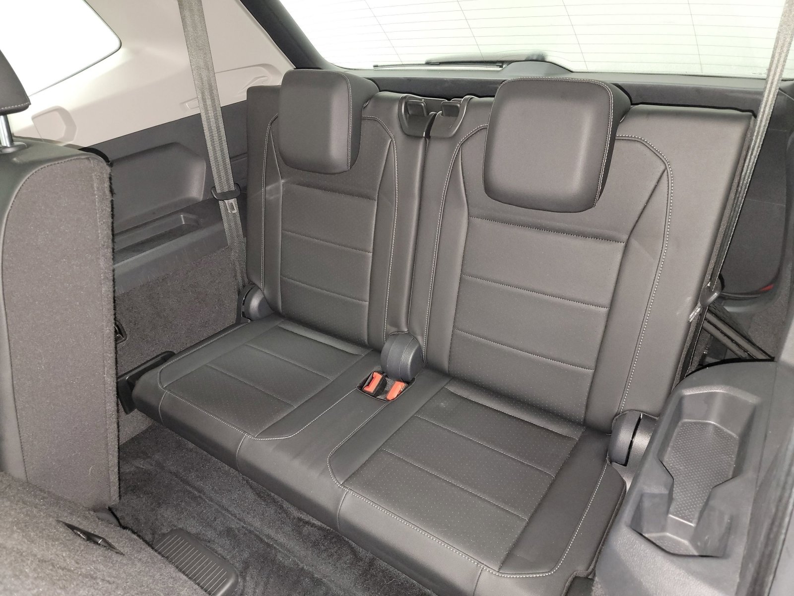 Used 2019 Volkswagen Tiguan SE w/ Panoramic Sunroof Package image 34