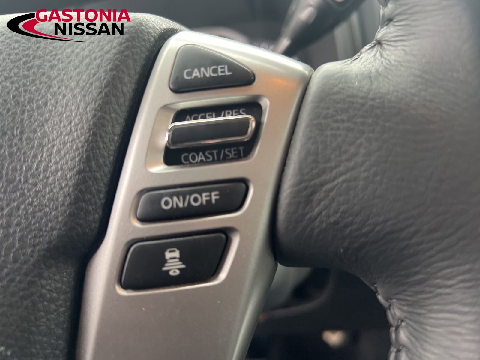 Used 2024 Nissan Titan SV w/ SV Convenience Package image 53