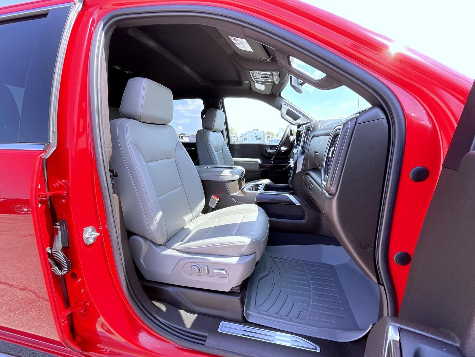Certified 2022 GMC Sierra 2500 SLT w/ SLT Premium Package AWD/4WD image 15