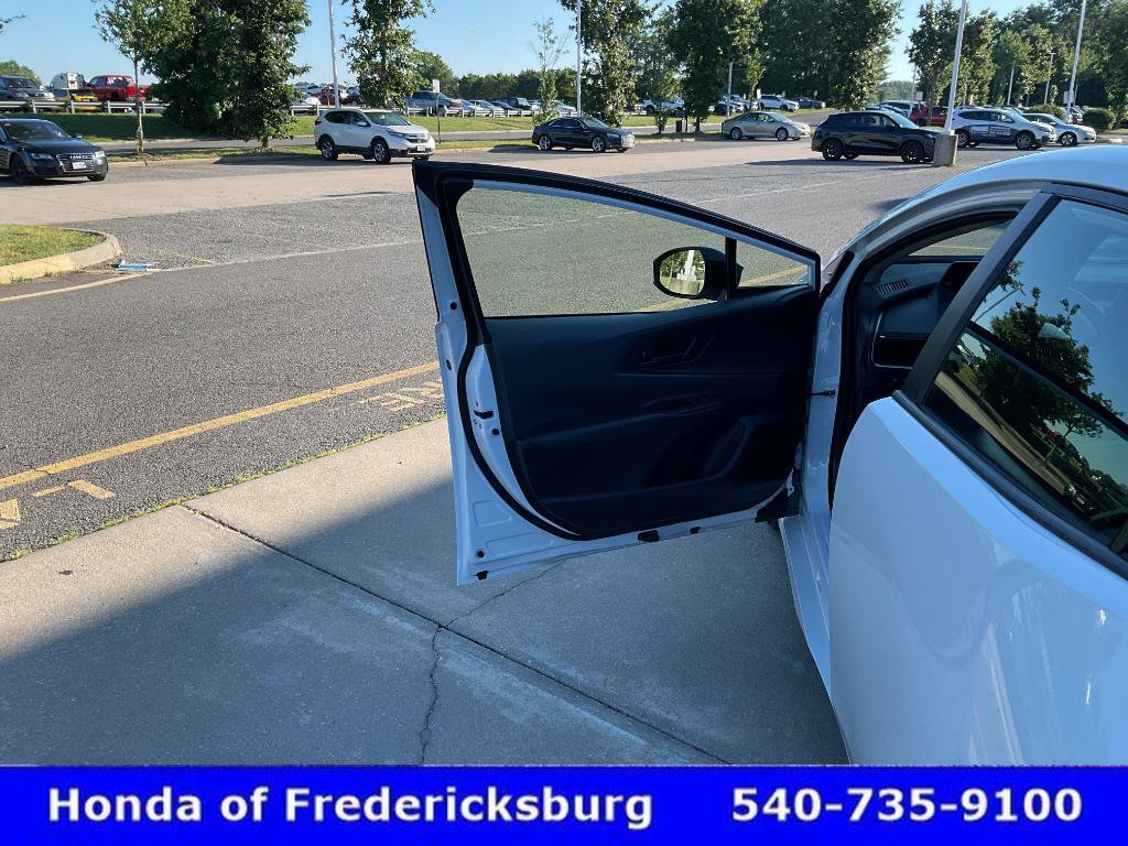 Used 2026 Toyota Prius LE FWD image 14