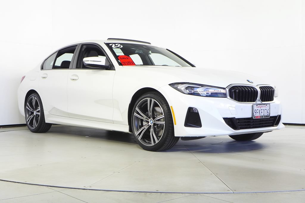 Used 2023 BMW 330i Sedan w/ Driving Assistance Package RWD image 4