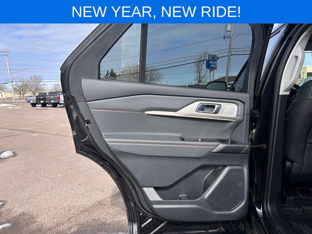 Used 2026 Ford Explorer Active w/ Active Comfort Package image 17