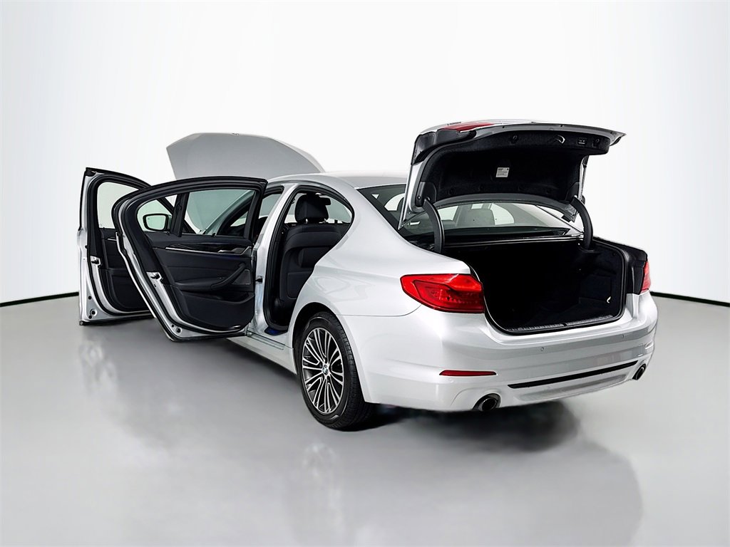 Used 2020 BMW 530i xDrive w/ Executive Package image 31