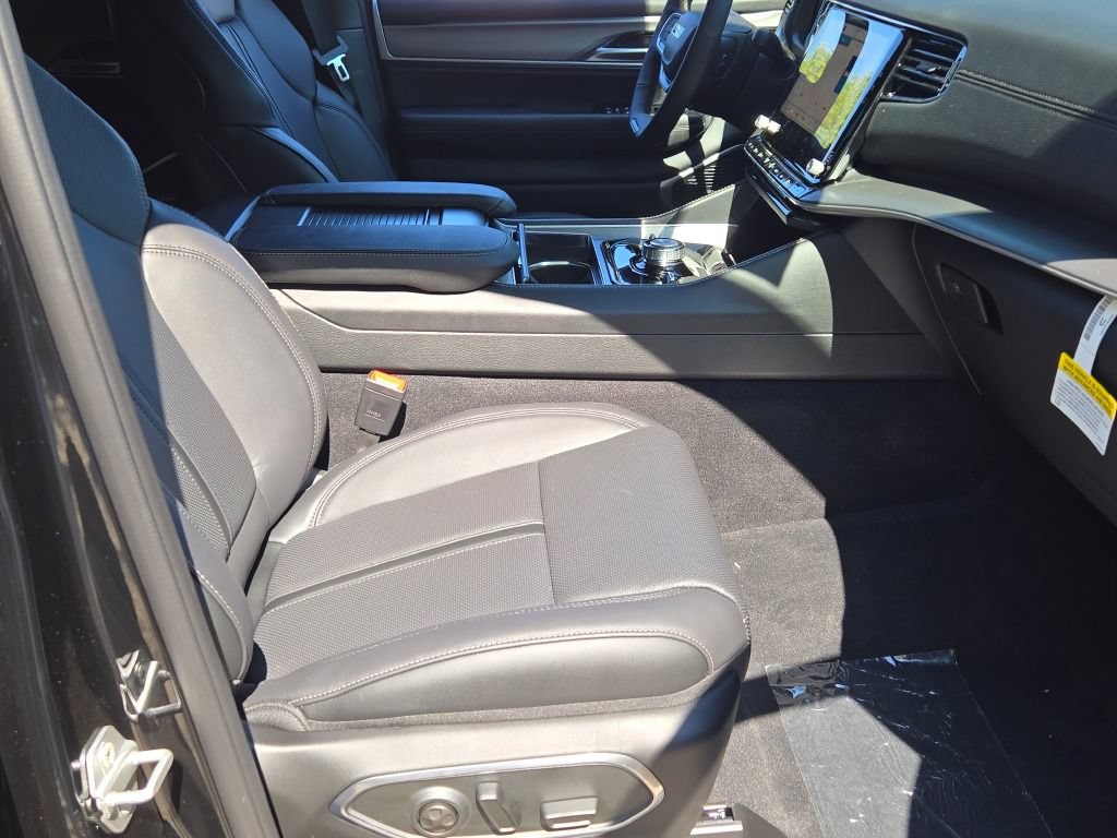 New 2026 Jeep Grand Wagoneer L Limited w/ Convenience Group I AWD/4WD image 7
