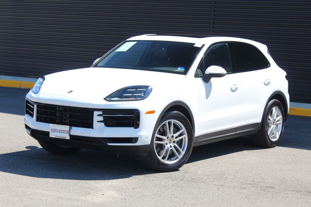 Certified 2025 Porsche Cayenne image 1