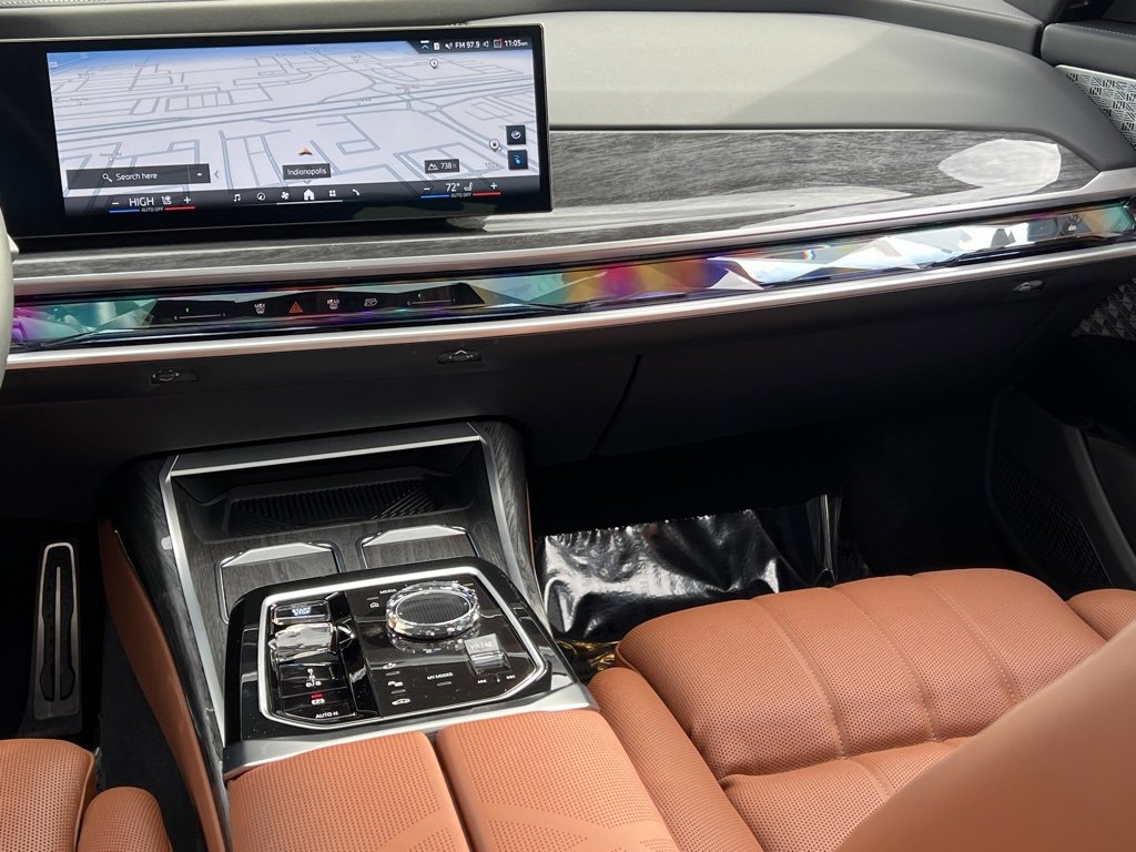 Used 2024 BMW i7 xDrive60 w/ Executive Package image 28