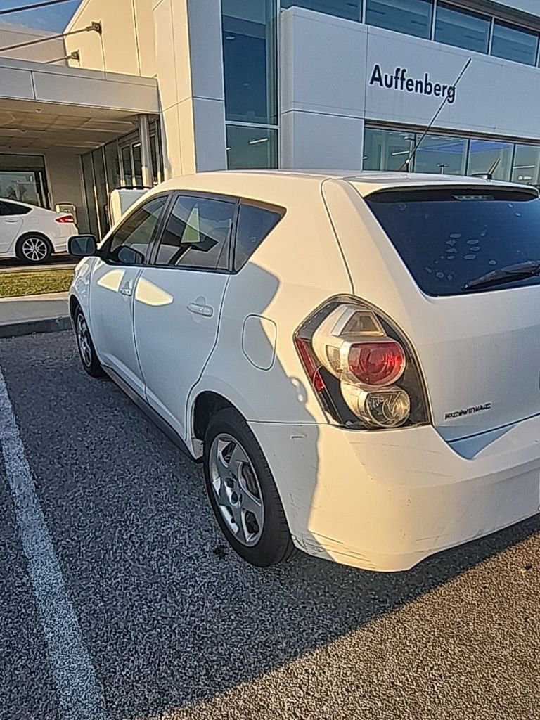 Used 2010 Pontiac Vibe w/ Preferred Package FWD image 5