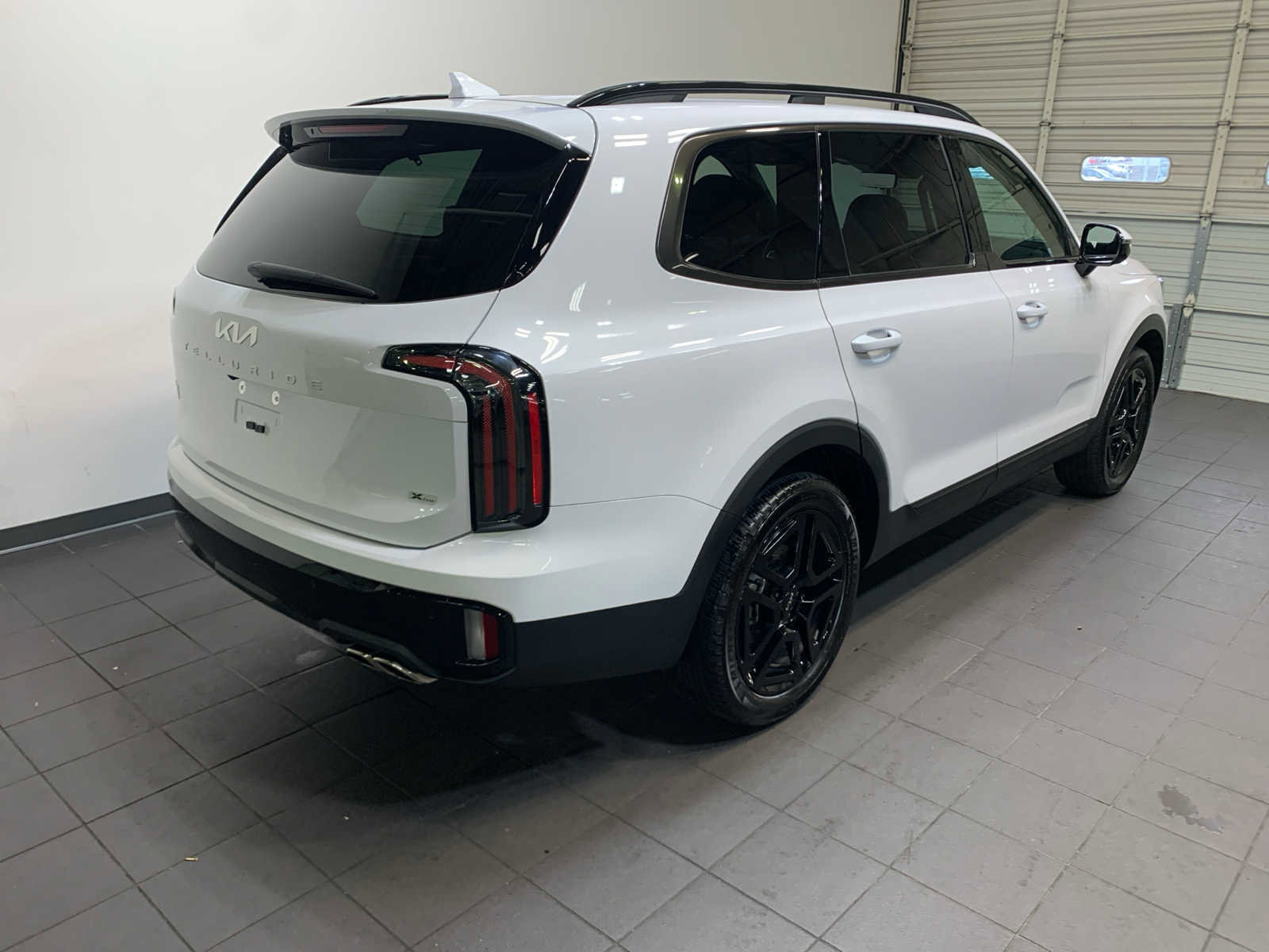 Used 2024 Kia Telluride SX Prestige X-Line image 3