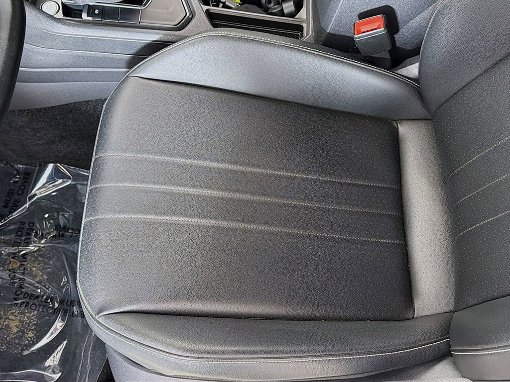 Used 2024 Volkswagen Tiguan SE R-Line image 24