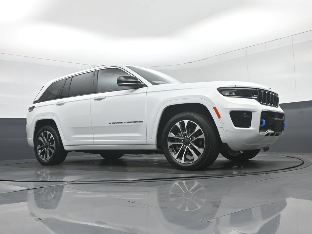 Used 2023 Jeep Grand Cherokee Overland w/ Advanced Protech Group III AWD/4WD image 64