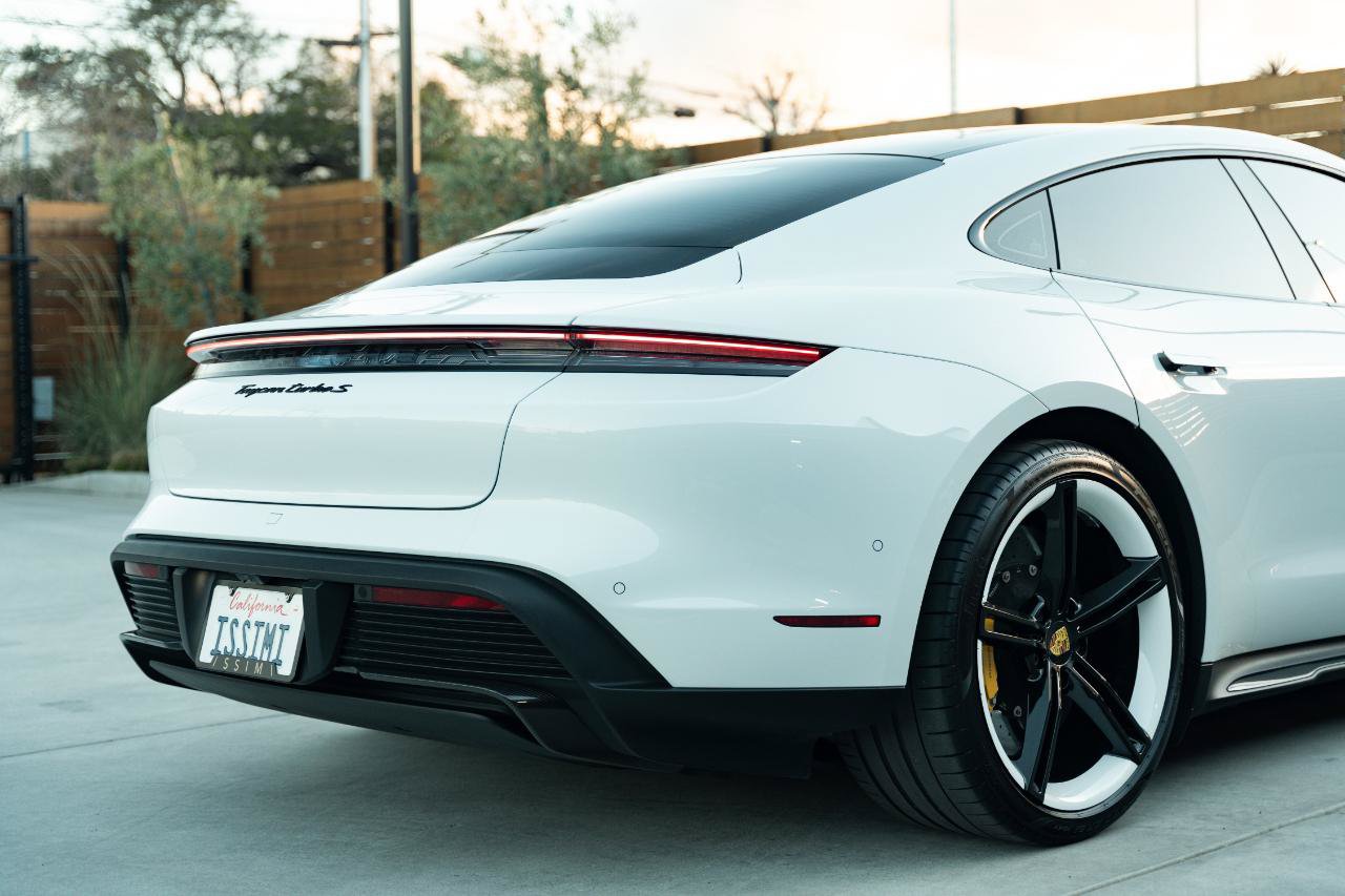 Used 2022 Porsche Taycan Turbo S AWD/4WD image 18
