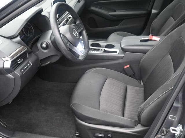 Used 2025 Nissan Altima 2.5 SV image 16