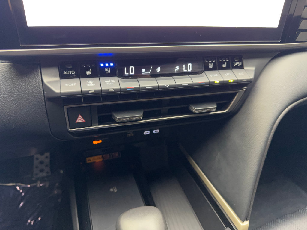 Used 2025 Toyota Camry XSE w/ Premium Package FWD image 68