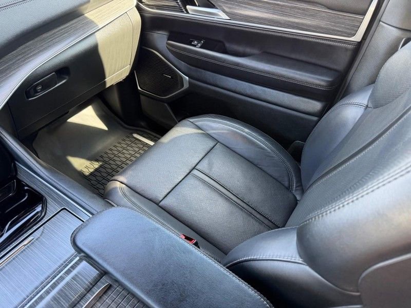 Used 2024 Jeep Wagoneer Series II image 18