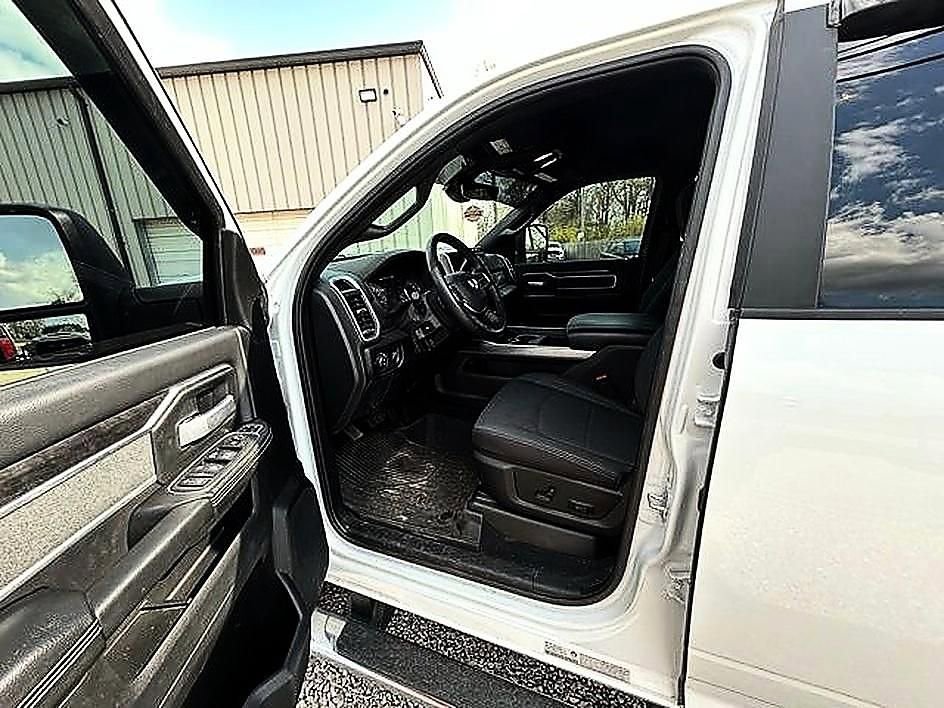 Used 2023 RAM 3500 Big Horn w/ Level 2 Equipment Group AWD/4WD image 6