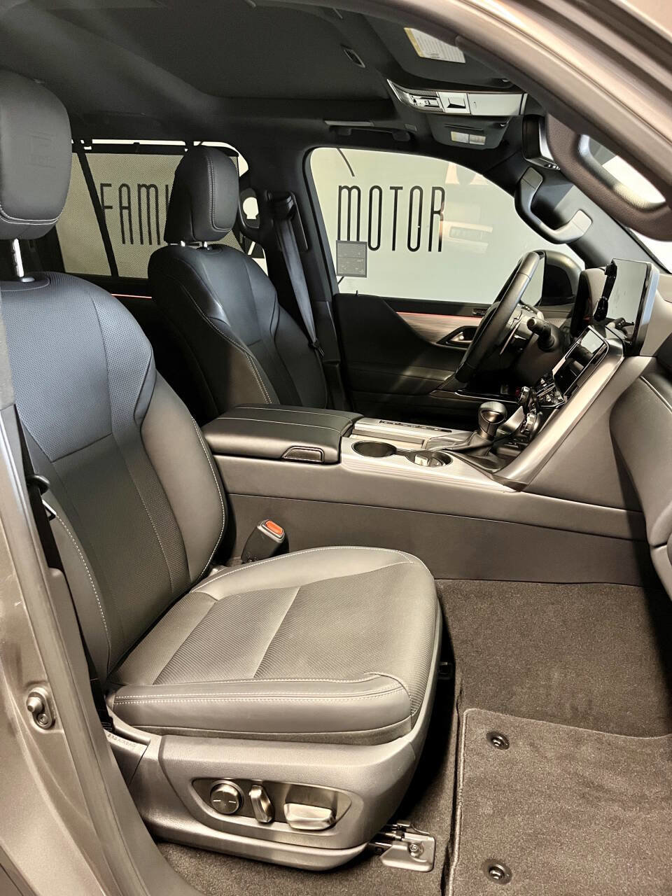 Used 2024 Lexus LX 600 F Sport image 20