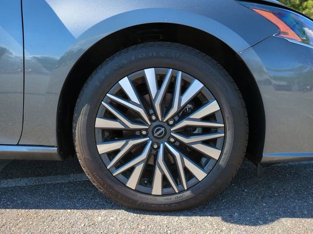 Used 2025 Nissan Altima 2.5 SV image 11