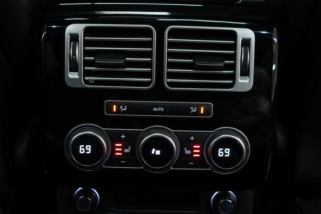 Used 2017 Land Rover Range Rover HSE image 14