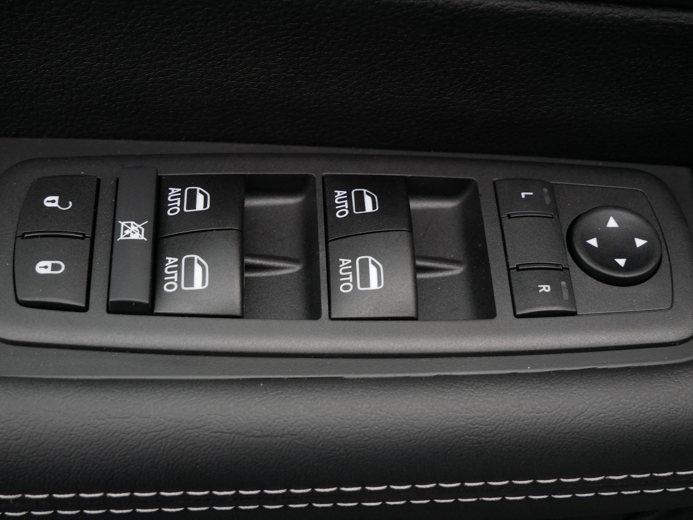 New 2026 Chrysler Pacifica Select image 13