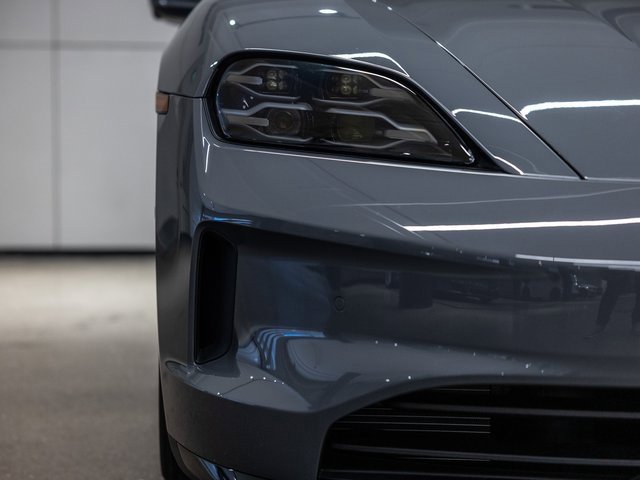 New 2026 Porsche Taycan GTS image 9